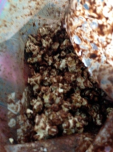 chocolate peanut buter popcorn